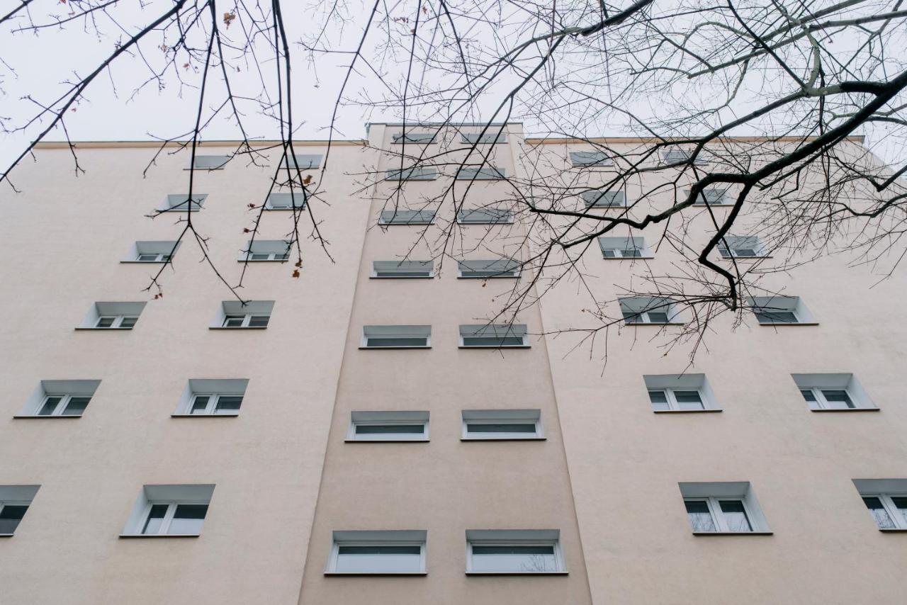 Apartel Metro Wierzbno Varsovia Exterior foto